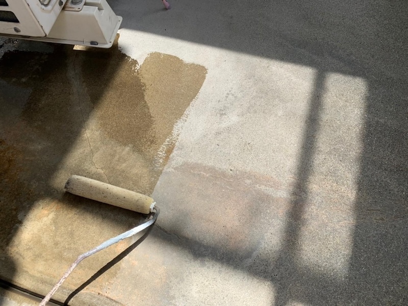 大阪府堺市南区|コンクリート床のベランダにトップコートを施しました!