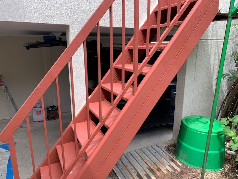 錆びたままにしておくのは危険!鉄骨階段の塗装をレポートします!|大阪府堺市