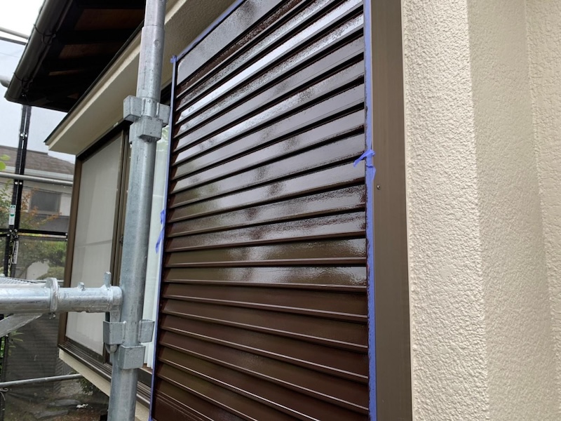 錆びる前に塗装が大事!雨戸・戸袋の錆止め塗装〜中塗り・上塗りまで|大阪府堺市