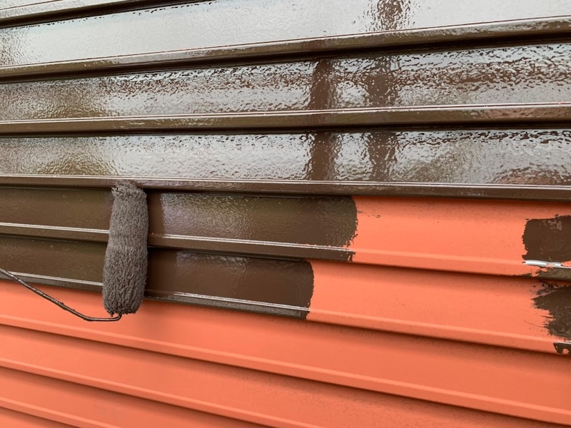 錆びる前に塗装が大事!雨戸・戸袋の錆止め塗装〜中塗り・上塗りまで|大阪府堺市