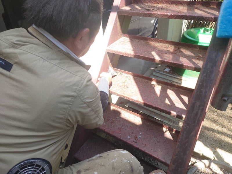 錆びたままにしておくのは危険!鉄骨階段の塗装をレポートします!|大阪府堺市