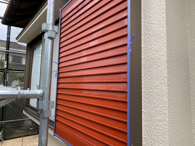 錆びる前に塗装が大事!雨戸・戸袋の錆止め塗装〜中塗り・上塗りまで|大阪府堺市