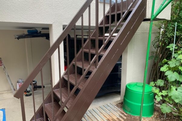 錆びたままにしておくのは危険！鉄骨階段の塗装をレポートします！｜大阪府堺市