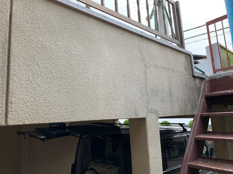 大阪府堺市|車庫内外の壁エコカチオンシーラー塗布と天井補修・塗装を実施