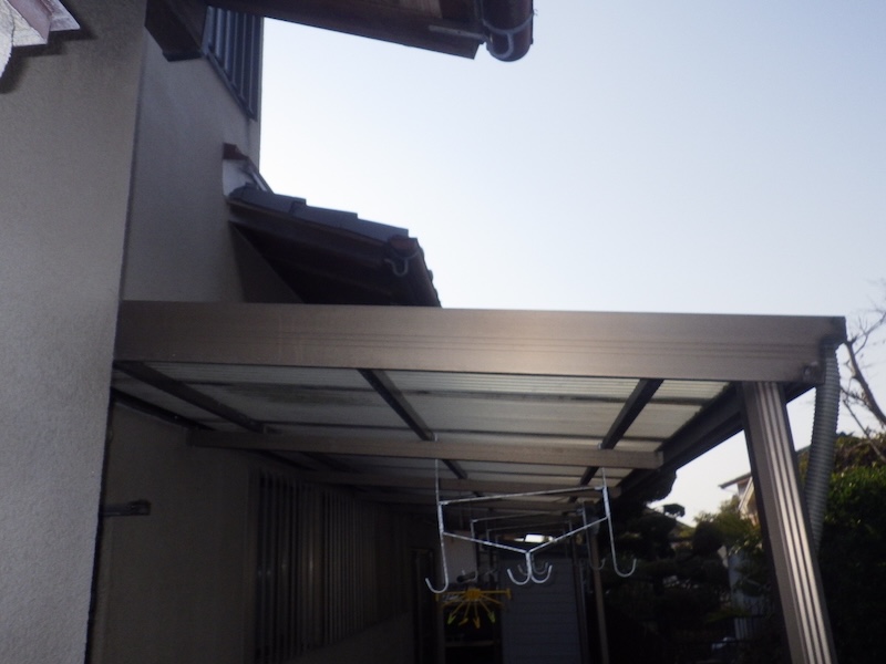 大阪府堺市|テラス屋根の波板をポリカーボネートに張り替えました!