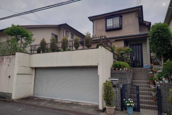 大阪府堺市 O様邸 屋根塗装・外壁塗装工事「屋根の苔や外壁のひび割れなど気になることがありお願いしました。丁寧に直してくれて満足しています」