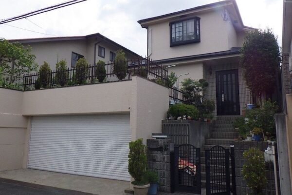 大阪府堺市 O様邸 屋根塗装・外壁塗装工事「屋根の苔や外壁のひび割れなど気になることがありお願いしました。丁寧に直してくれて満足しています」