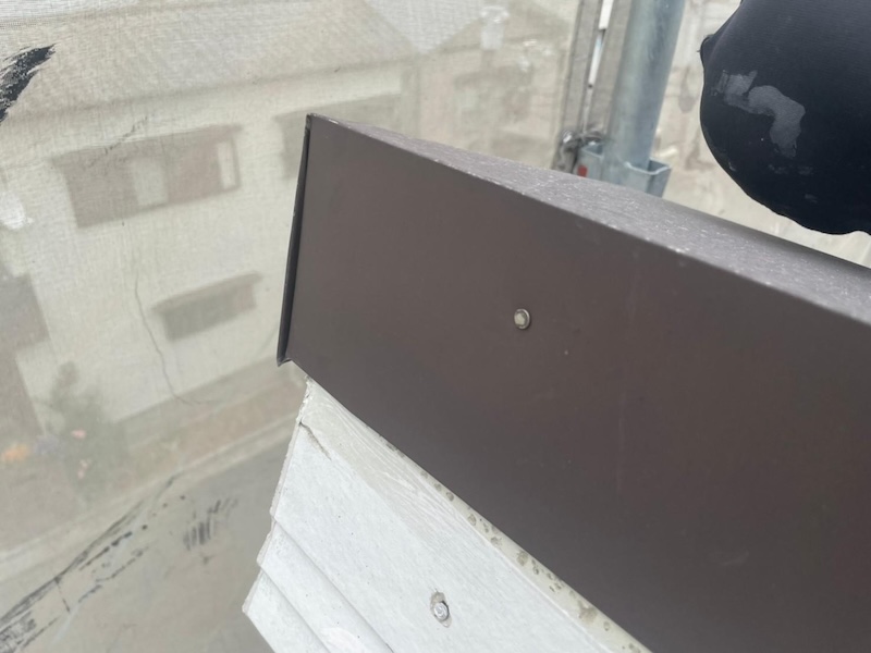 棟板金と水切りの釘補強・シーリング処理を実施しました|大阪府堺市中区