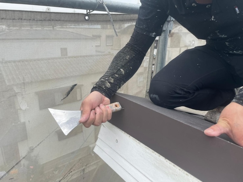 棟板金と水切りの釘補強・シーリング処理を実施しました|大阪府堺市中区