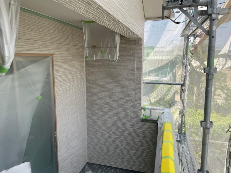 塗装は丁寧な養生が大事!外壁塗装の下塗り工程をレポート!|大阪府堺市中区