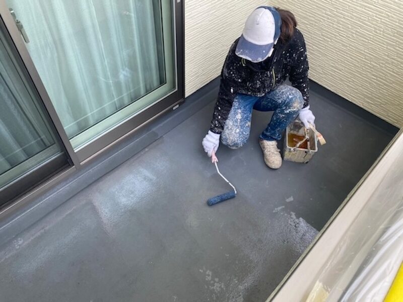 付帯部 軒樋の塗装とベランダトップコートの再塗装を行いました!FRP防水のメンテナンスについて|大阪府堺市中区