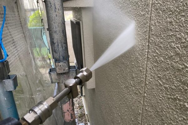T様より外壁塗装工事のご依頼をいただきました！施工前と高圧洗浄までをレポート｜大阪府堺市